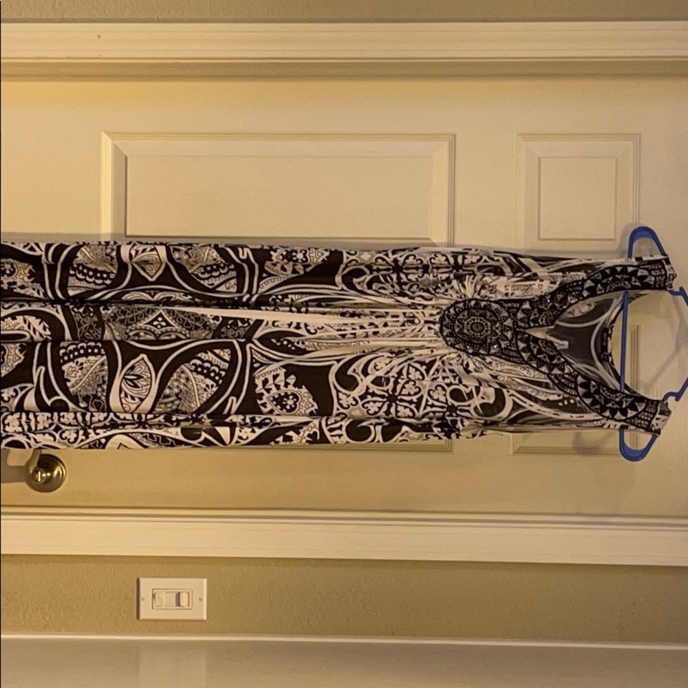 Maxi dress worn twice. Excellent condition